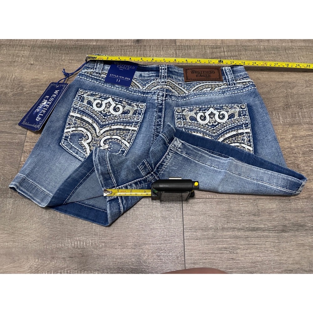 Westfield Eagle Womens Embroidered Rhinestone Denim Shorts Size 11 COMFORTABLE!! - Picture 8 of 8